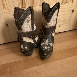 Rockin country cowgirl boots. Size 10
